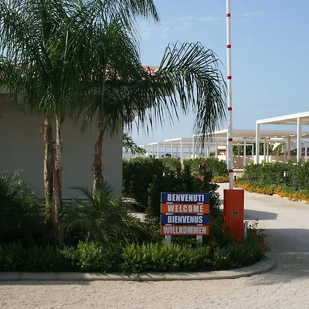 Campingplatz Camping Luminoso Punta Braccetto